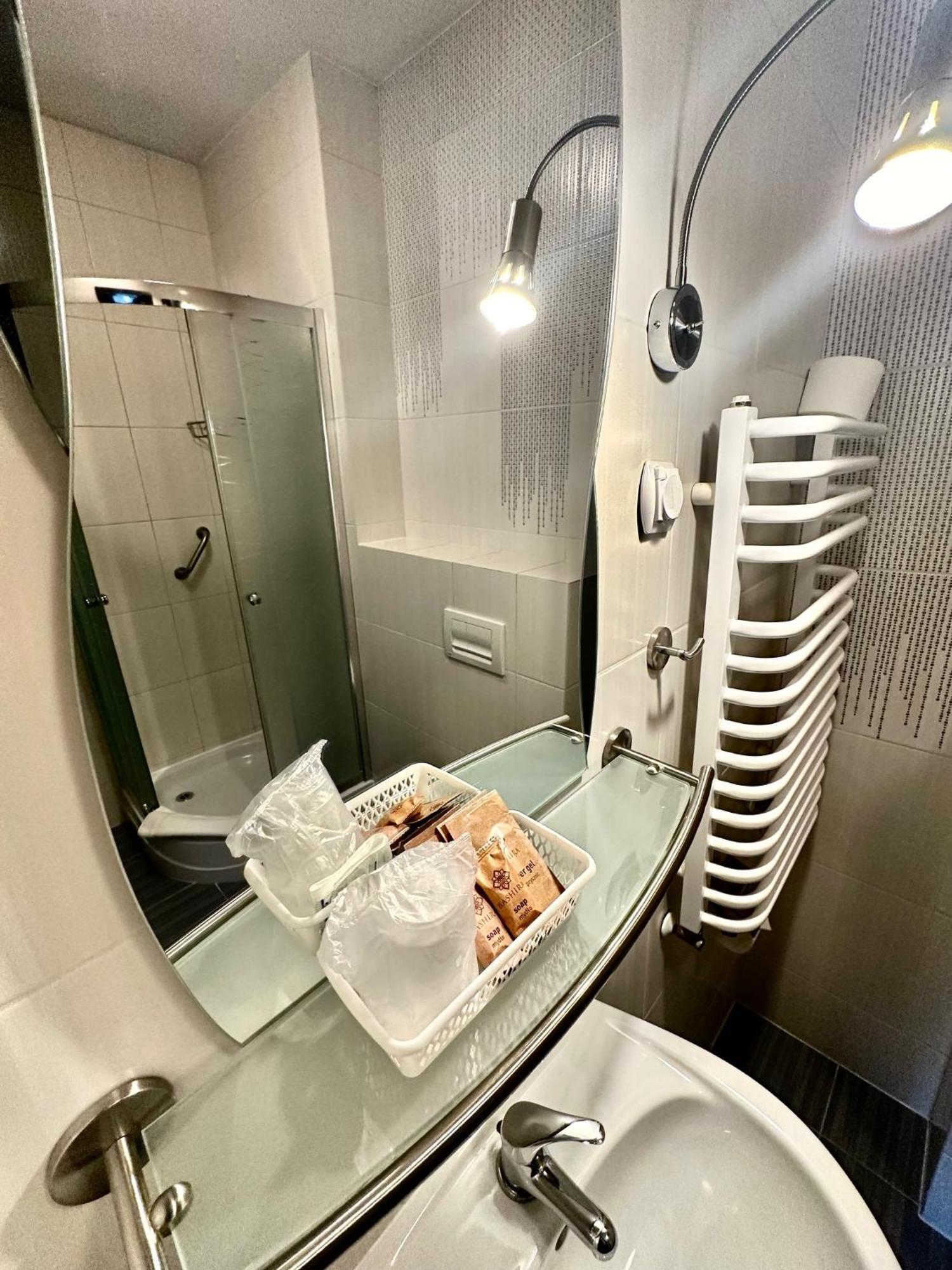 Hotel Pod Debami أوستروف فيلكابورسكي المظهر الخارجي الصورة