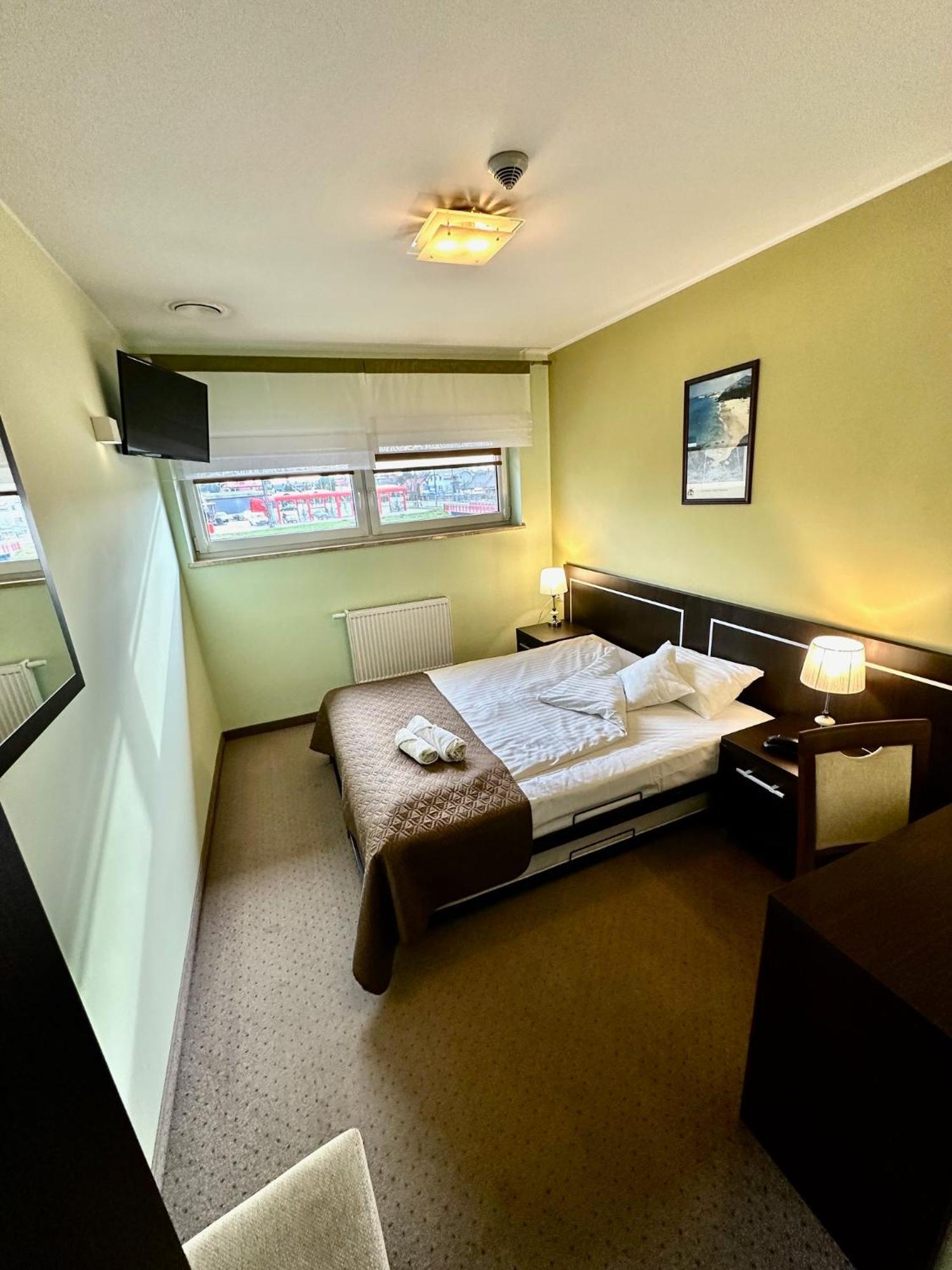 Hotel Pod Debami أوستروف فيلكابورسكي المظهر الخارجي الصورة