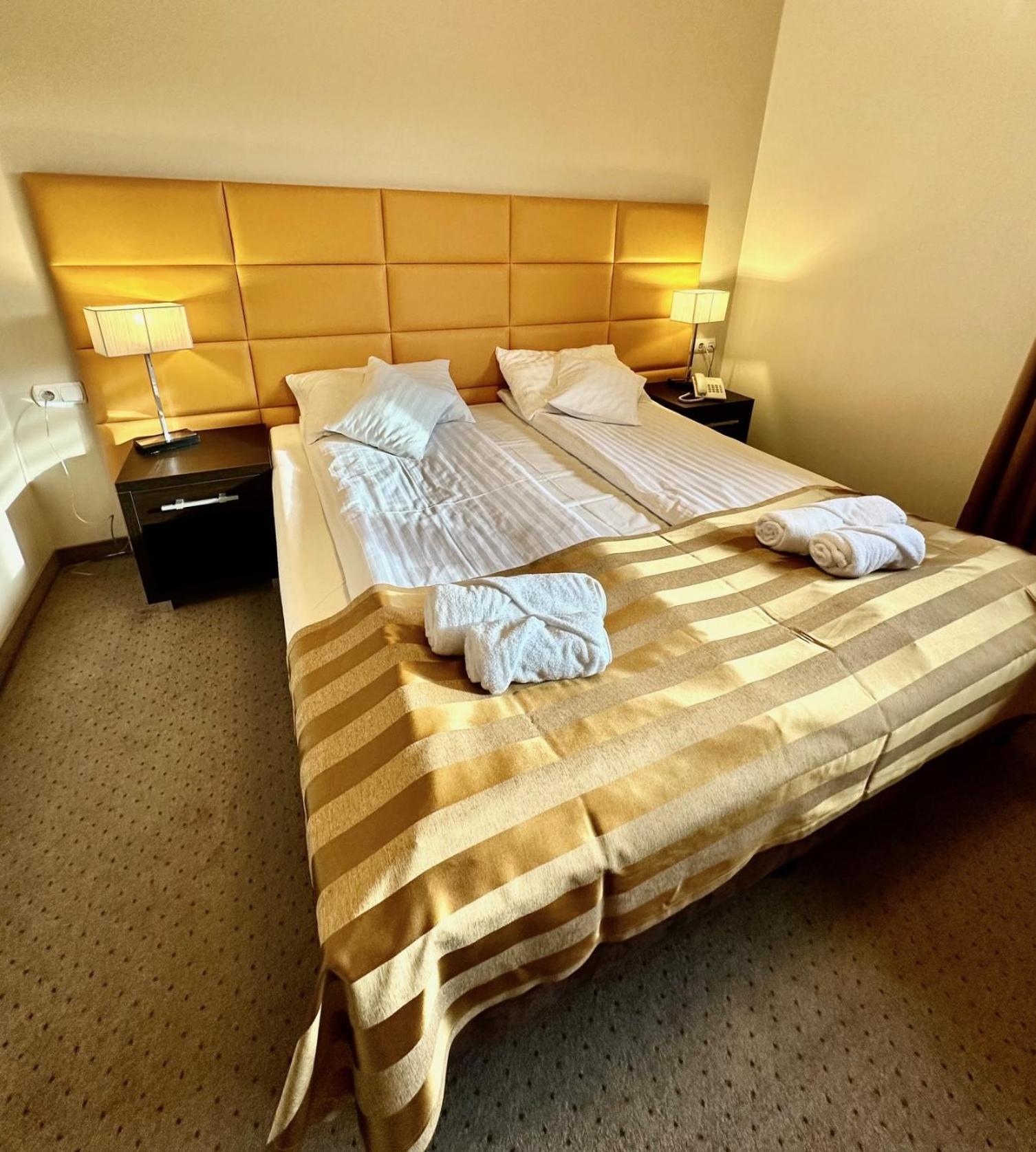 Hotel Pod Debami أوستروف فيلكابورسكي المظهر الخارجي الصورة